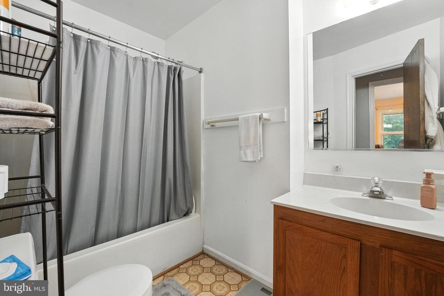 110 Matthew Court photo 25