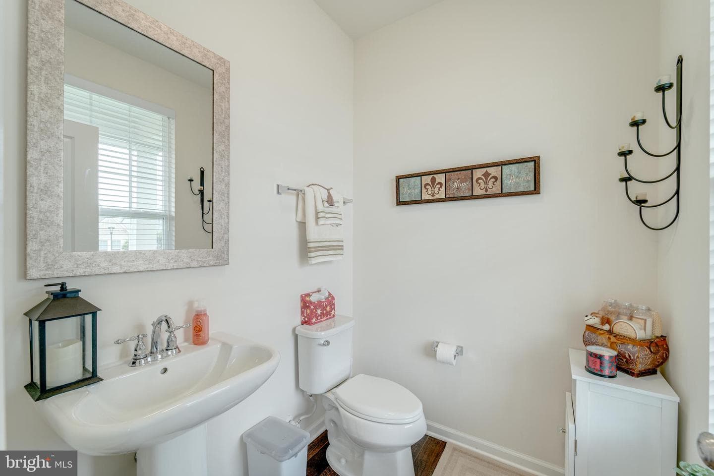 990 Forsythia Lane photo 24