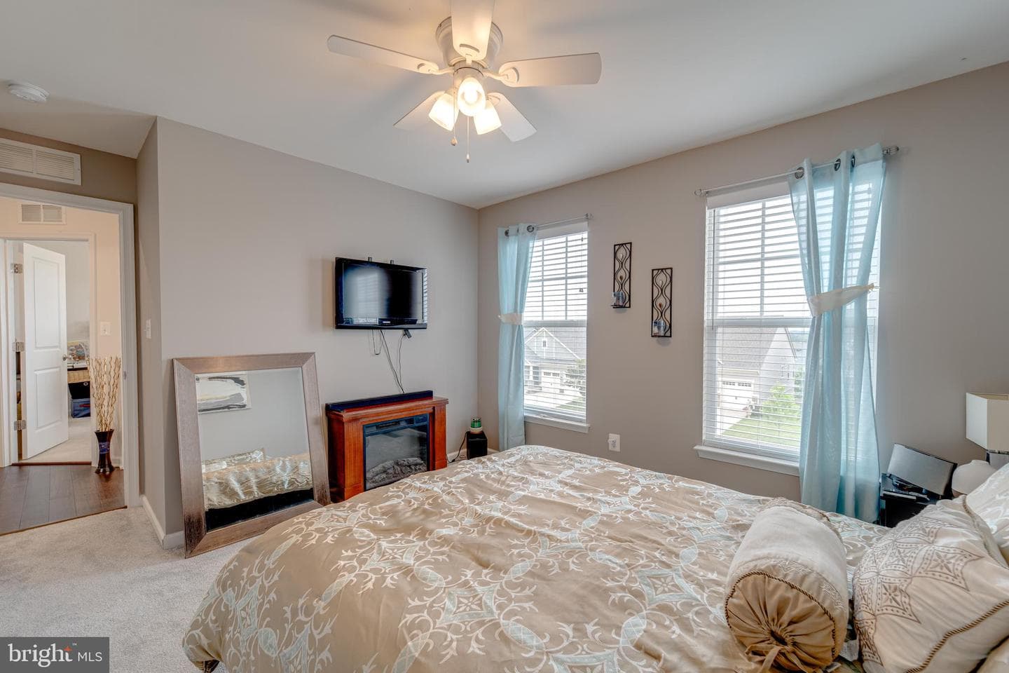 990 Forsythia Lane photo 30
