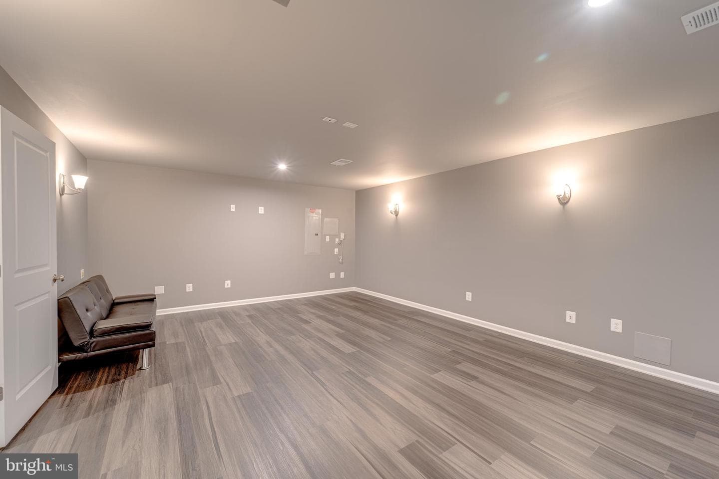 990 Forsythia Lane photo 42