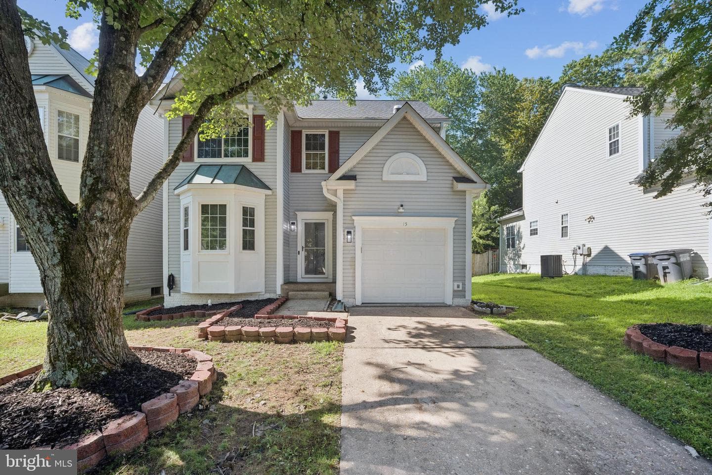 15 Sharon Lane photo 1