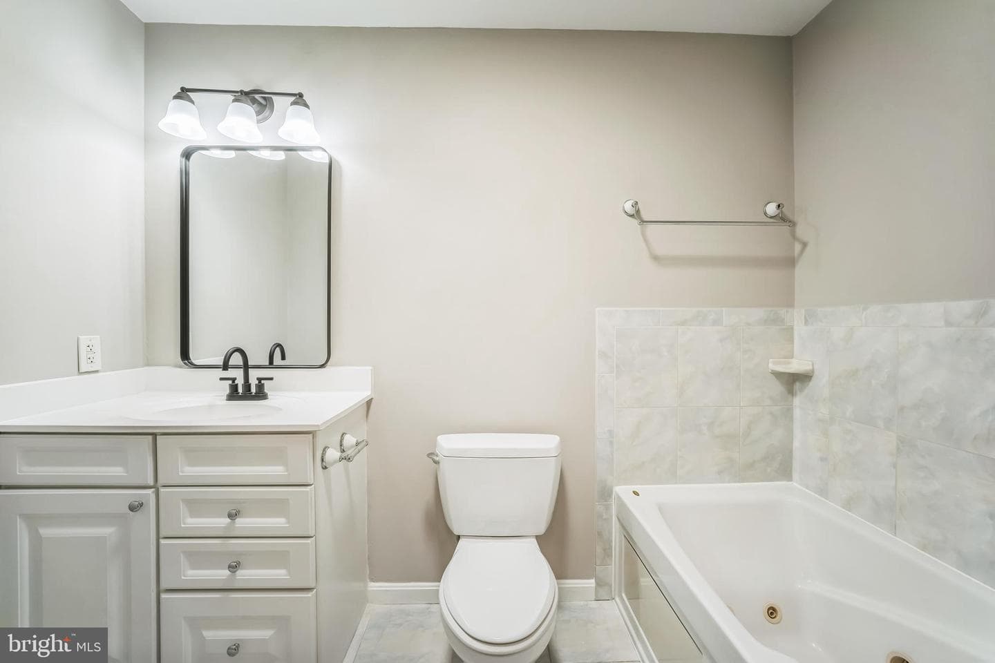 15 Sharon Lane photo 11