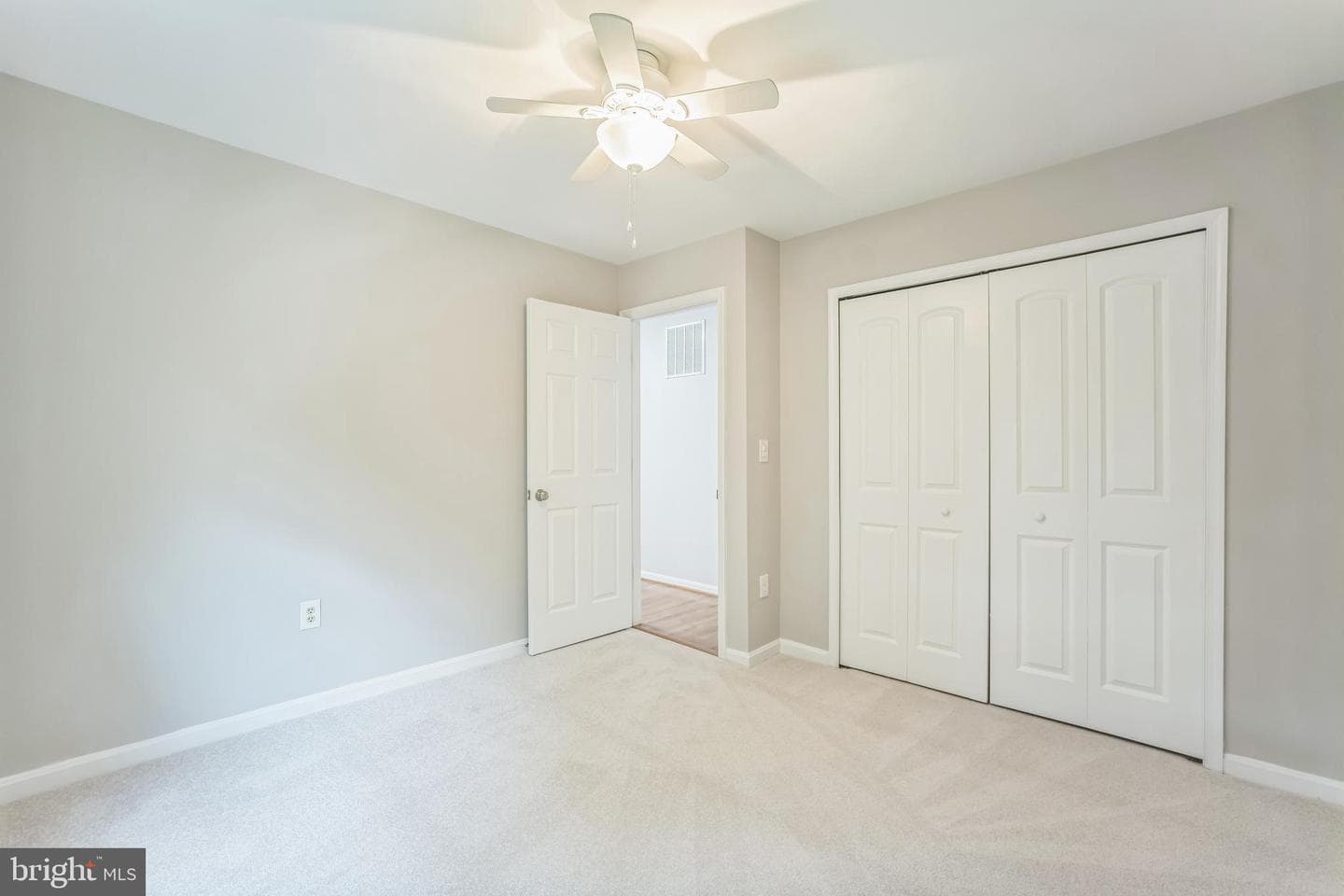 15 Sharon Lane photo 14
