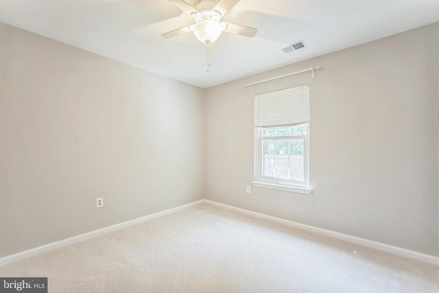 15 Sharon Lane photo 16