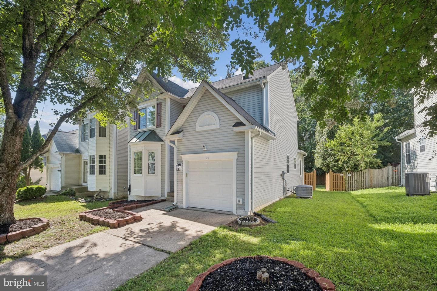 15 Sharon Lane photo 2