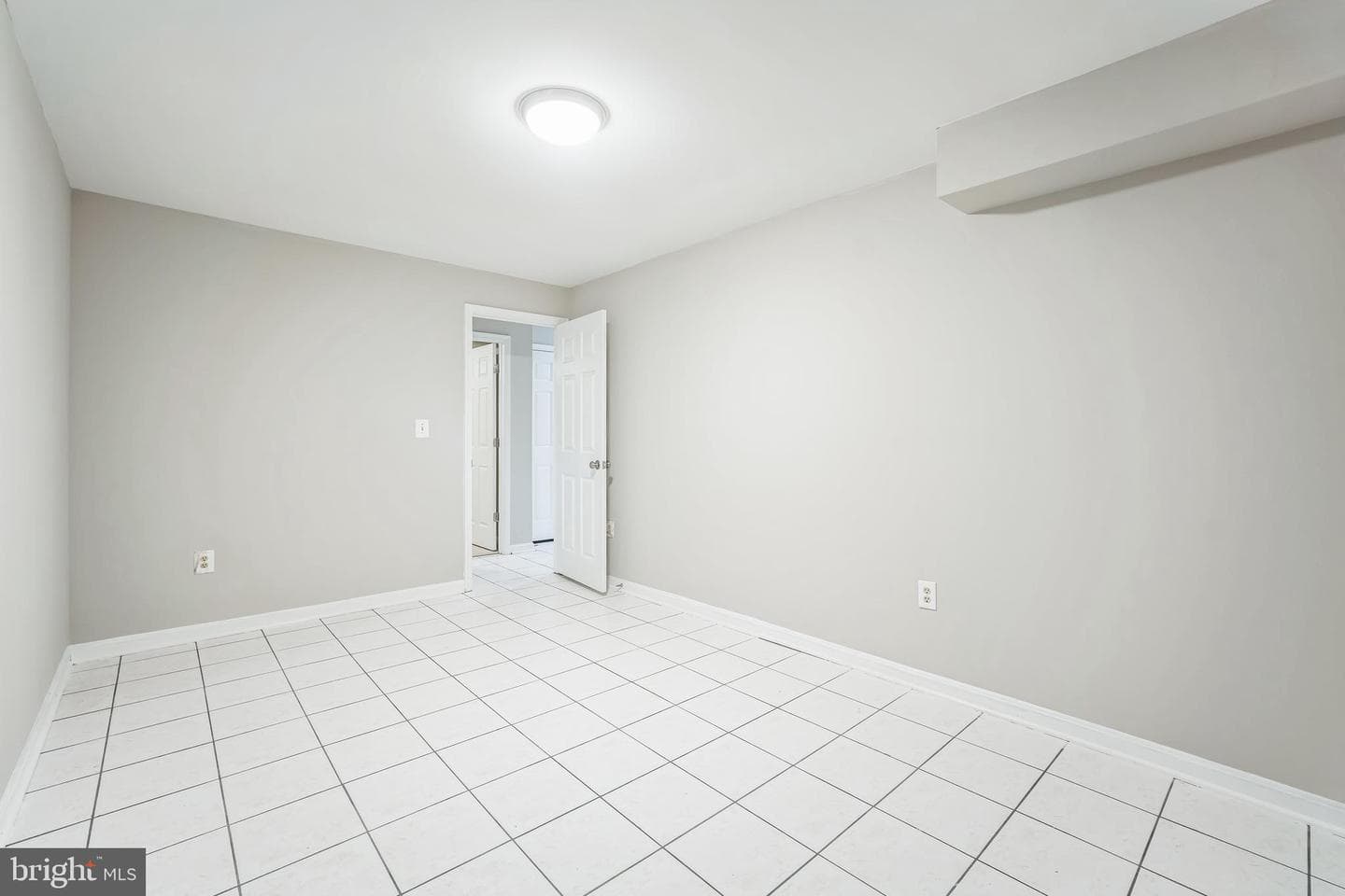 15 Sharon Lane photo 20