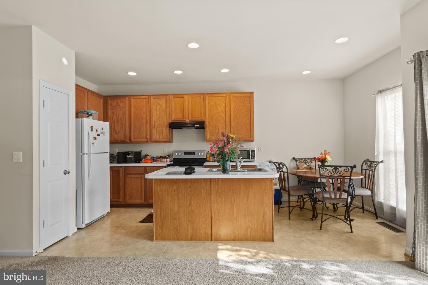 202 Langley Court photo 9