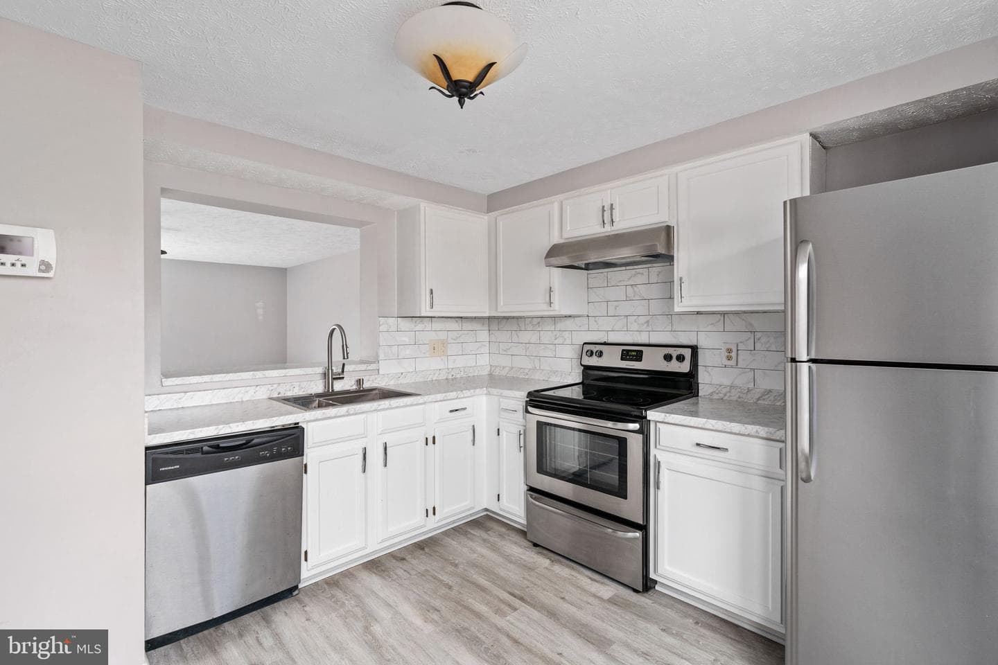1003 Highpointe Boulevard photo 11