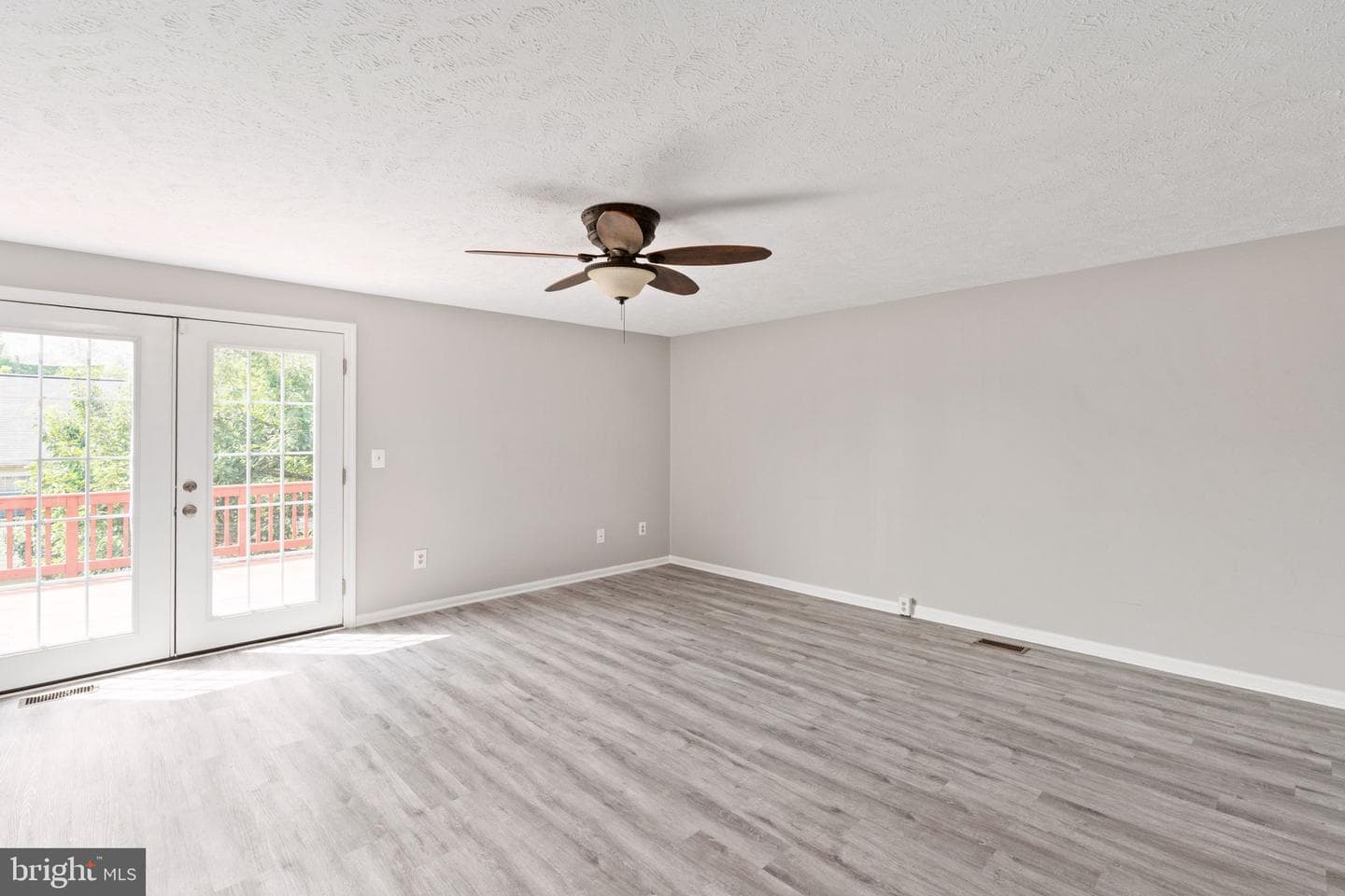 1003 Highpointe Boulevard photo 14