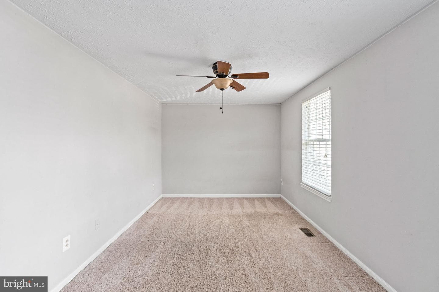 1003 Highpointe Boulevard photo 27