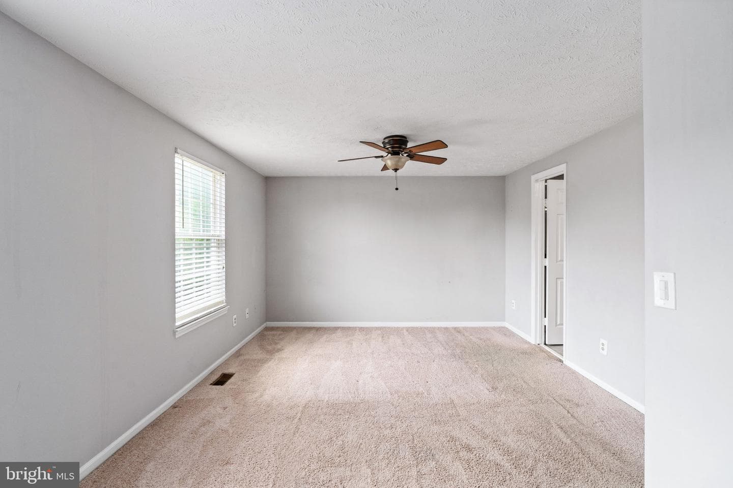 1003 Highpointe Boulevard photo 38