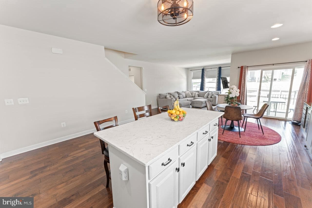 980 Coriander Lane photo 4