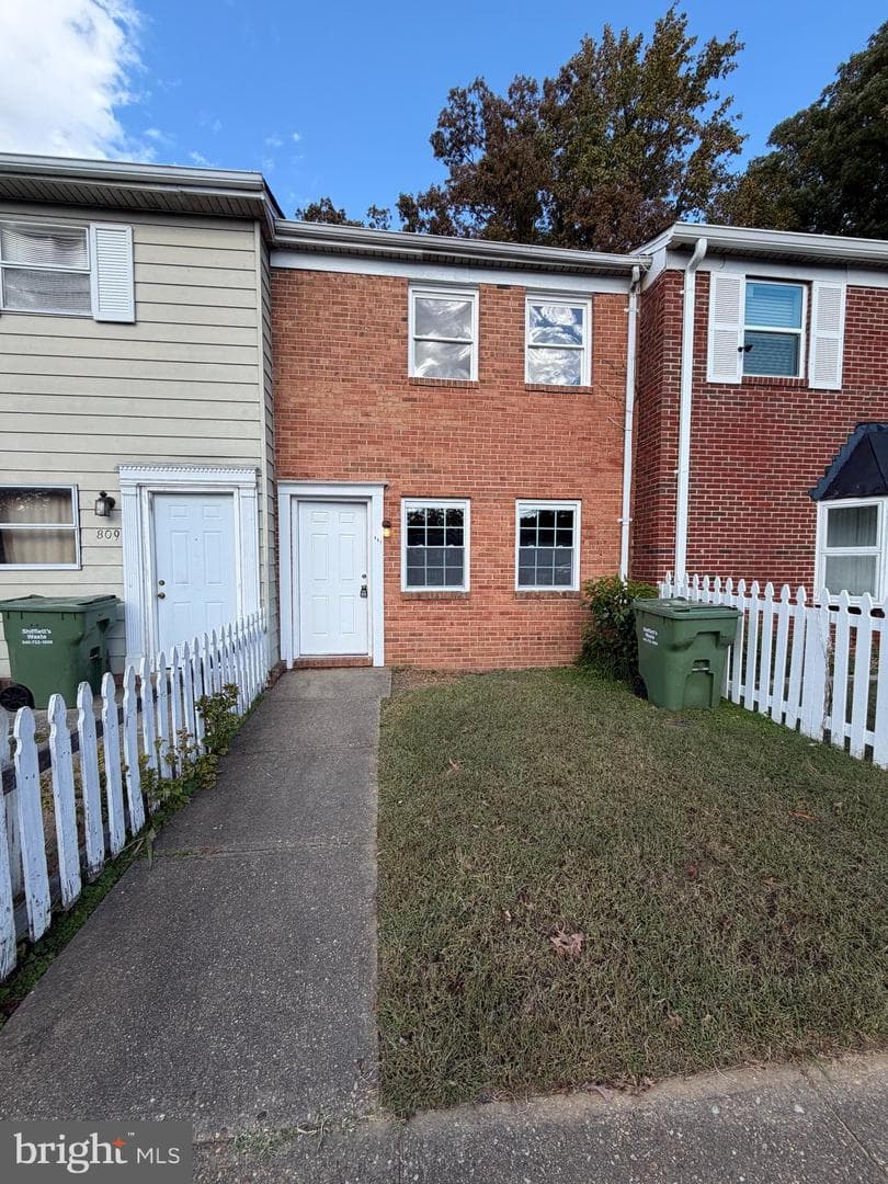 807 Bellows Avenue photo 1