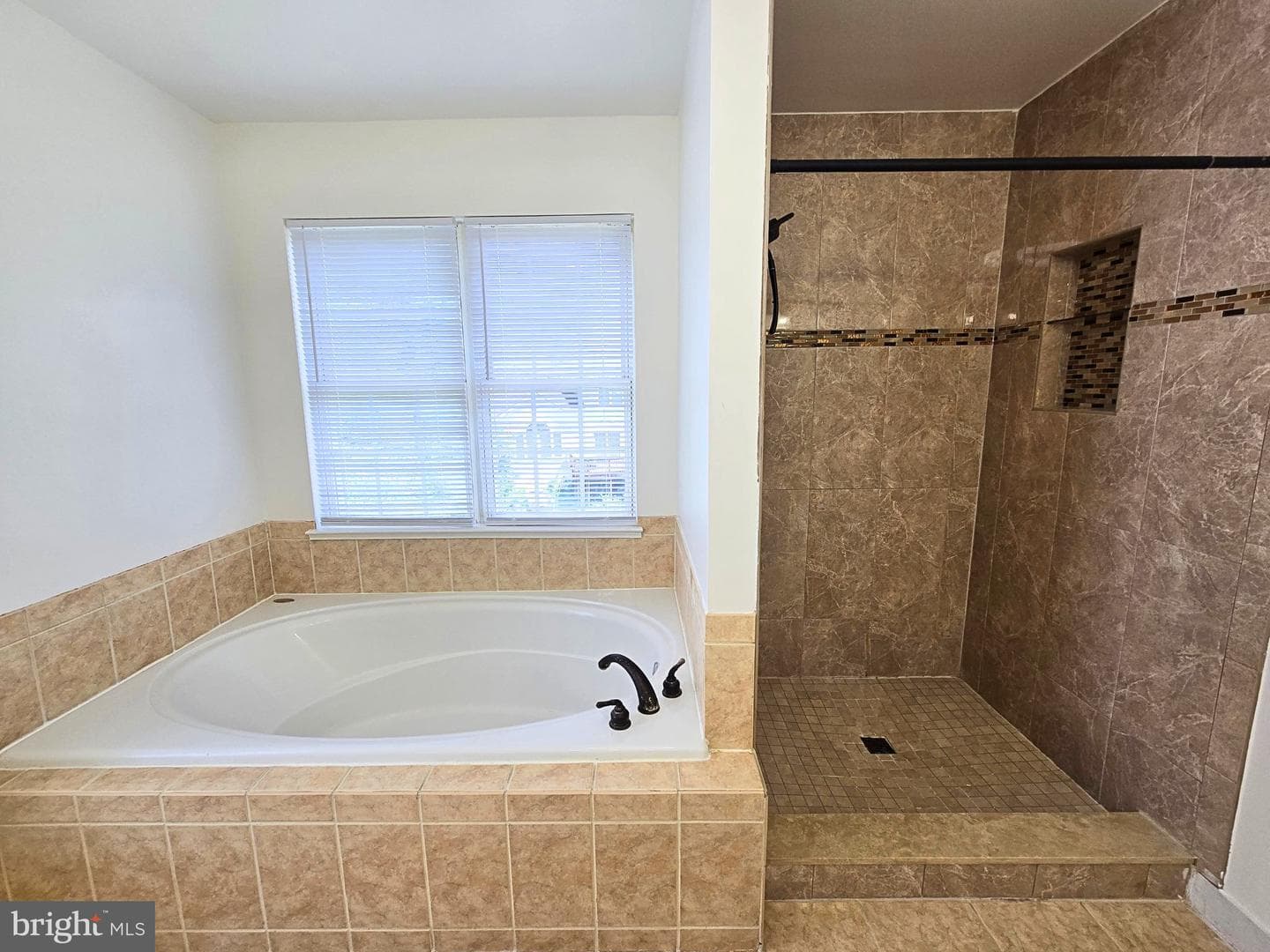 49 Basalt Drive photo 28
