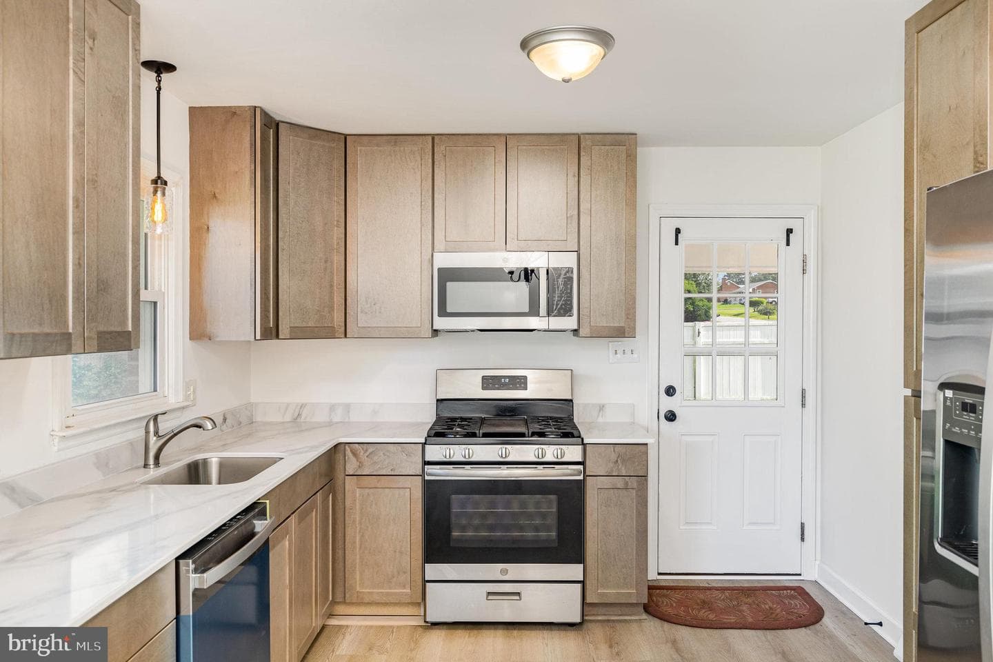 803 Grafton Street photo 9