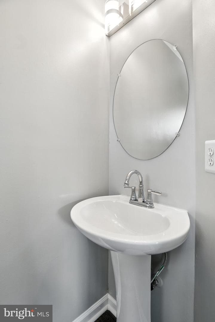 8 Carissa Court photo 30