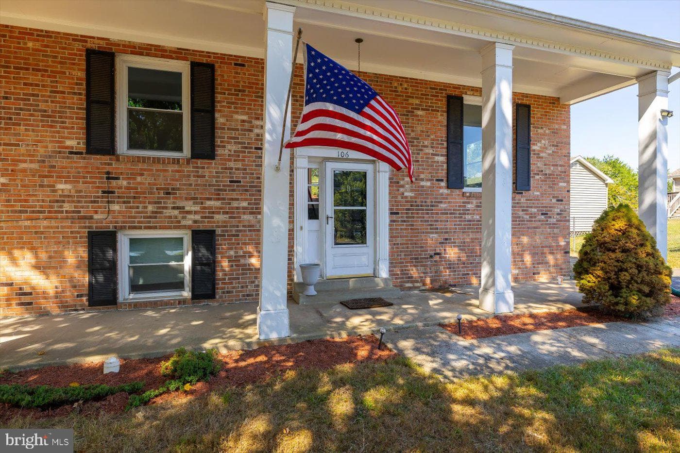 106 Raintree photo 58