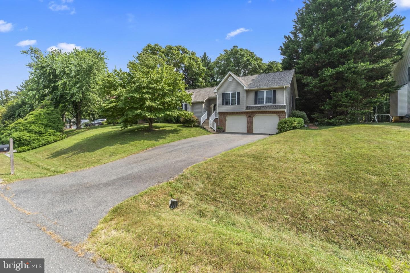 8 Falling Water Court photo 39