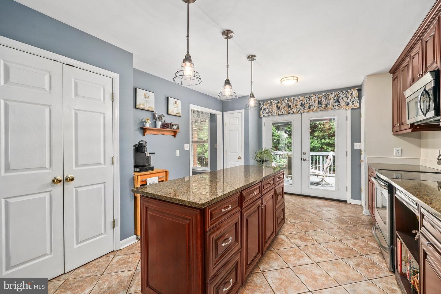 1 Frantz Court photo 19