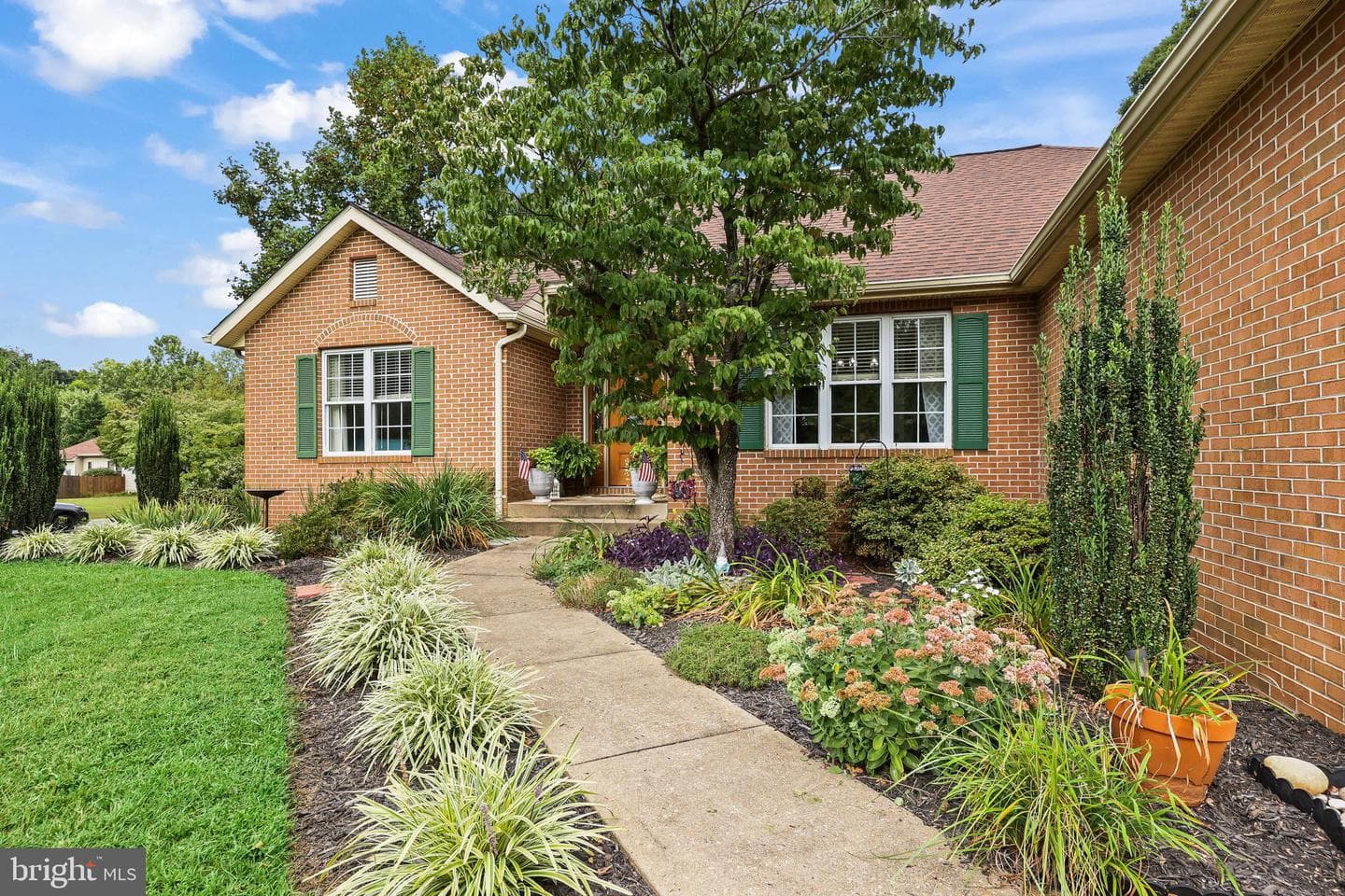 1 Frantz Court photo 4