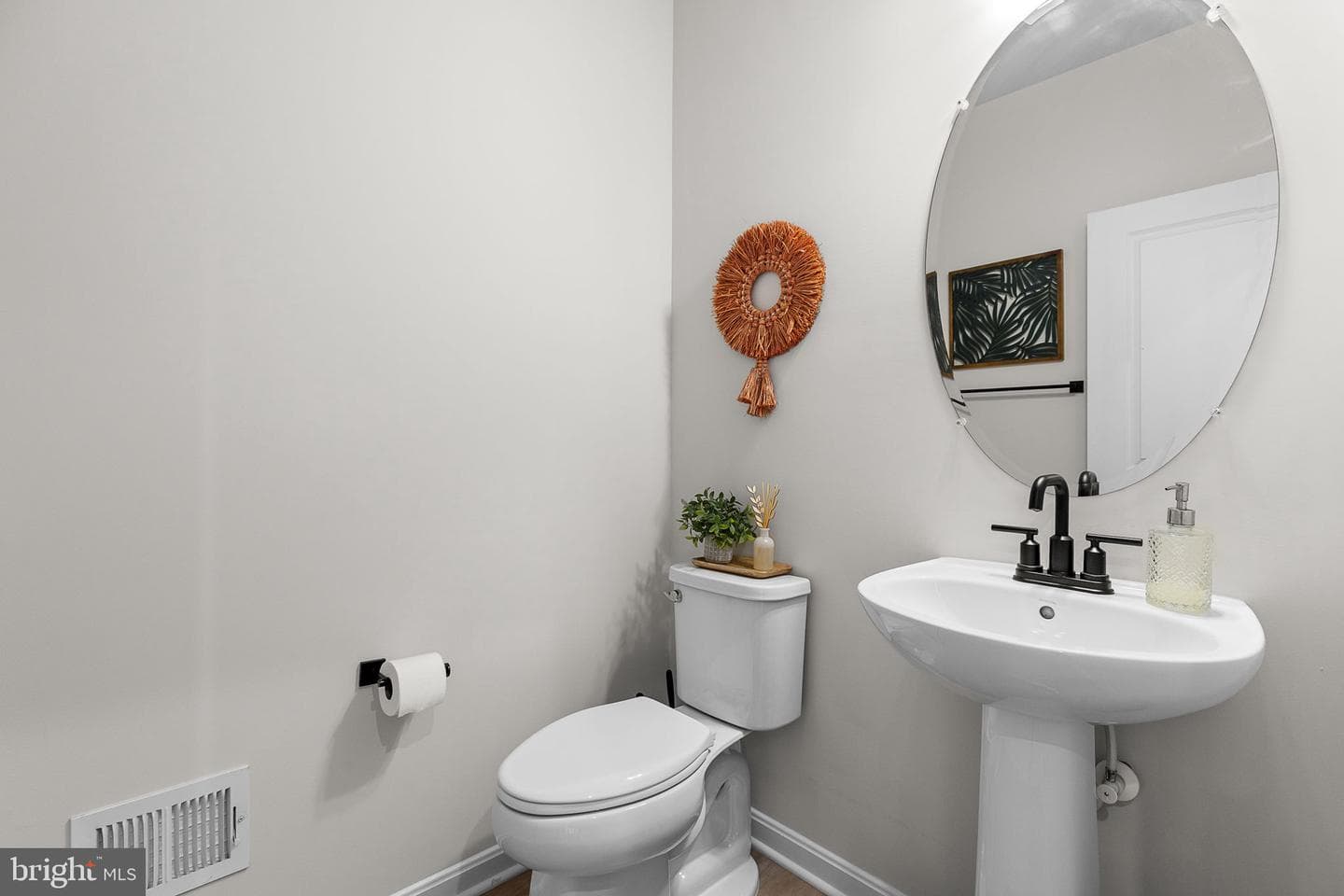 227 Brafferton Boulevard photo 26