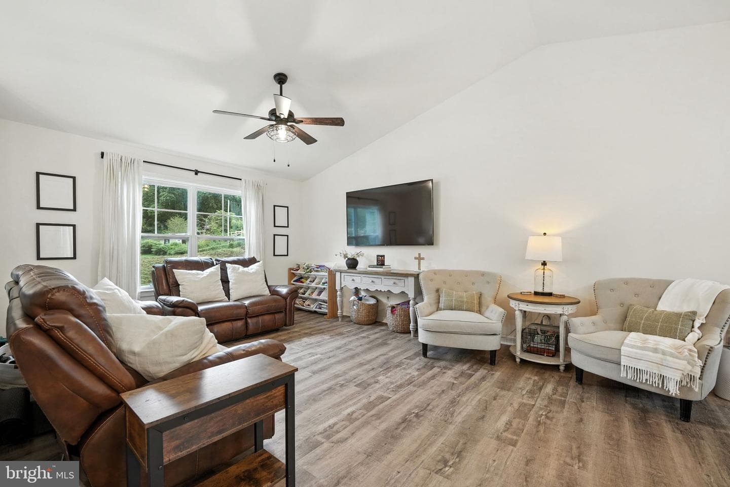 16 Crestview Drive photo 3