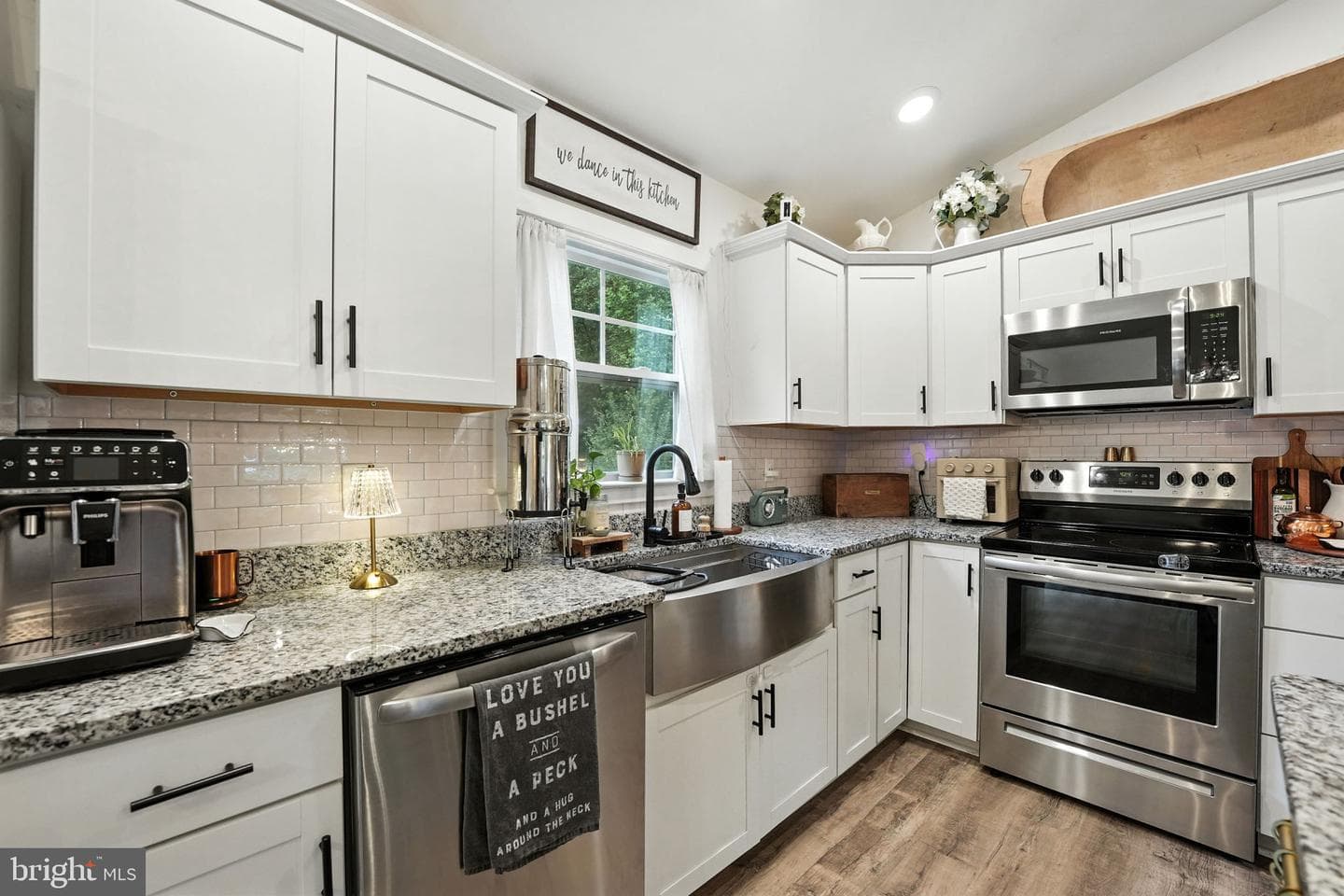 16 Crestview Drive photo 8