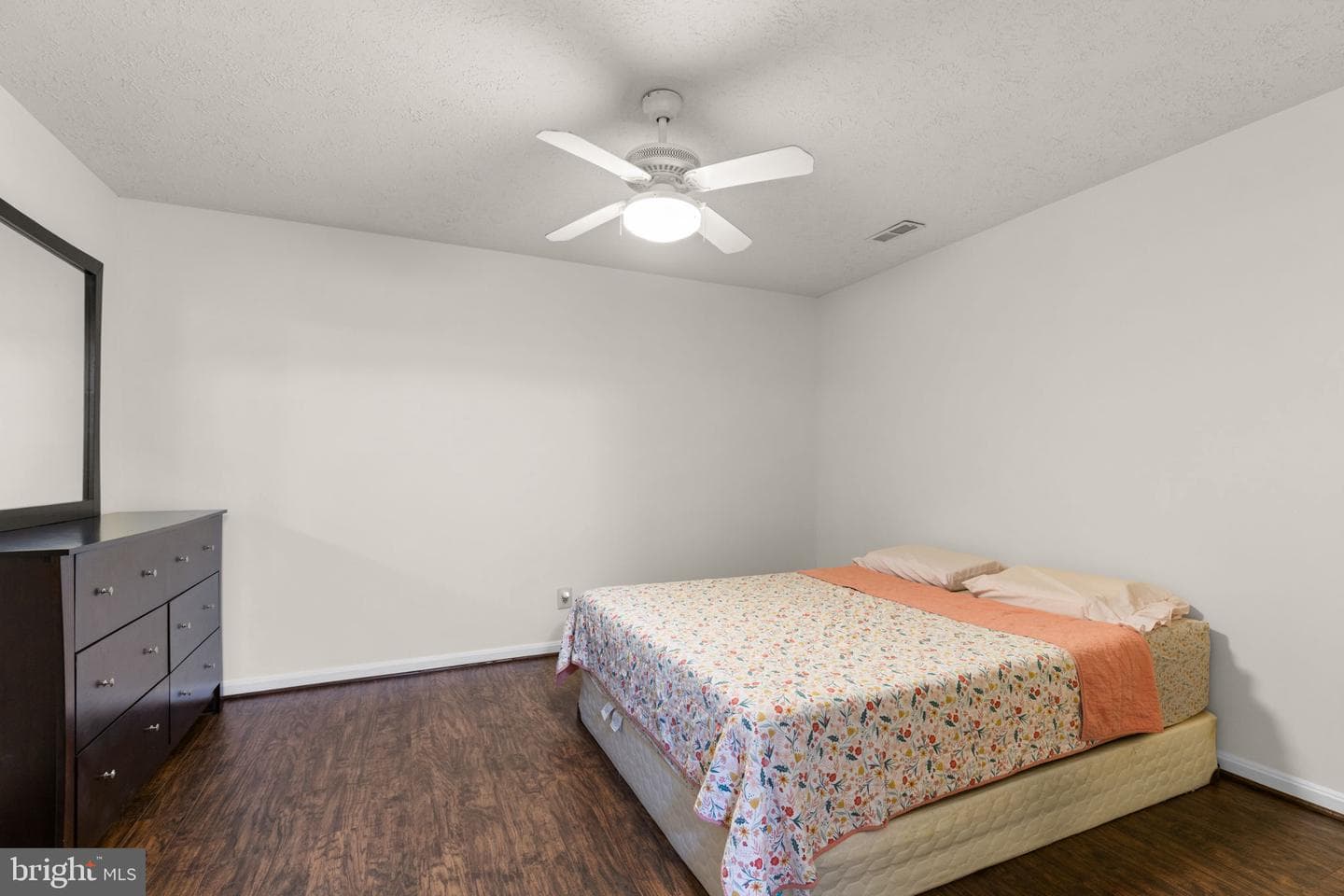 111 Sterling Court photo 28