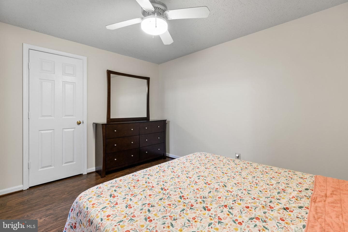 111 Sterling Court photo 29