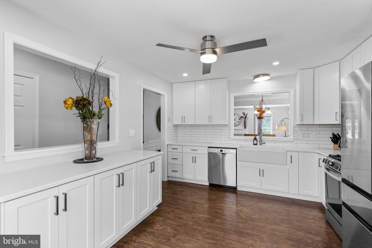111 Sterling Court photo 3