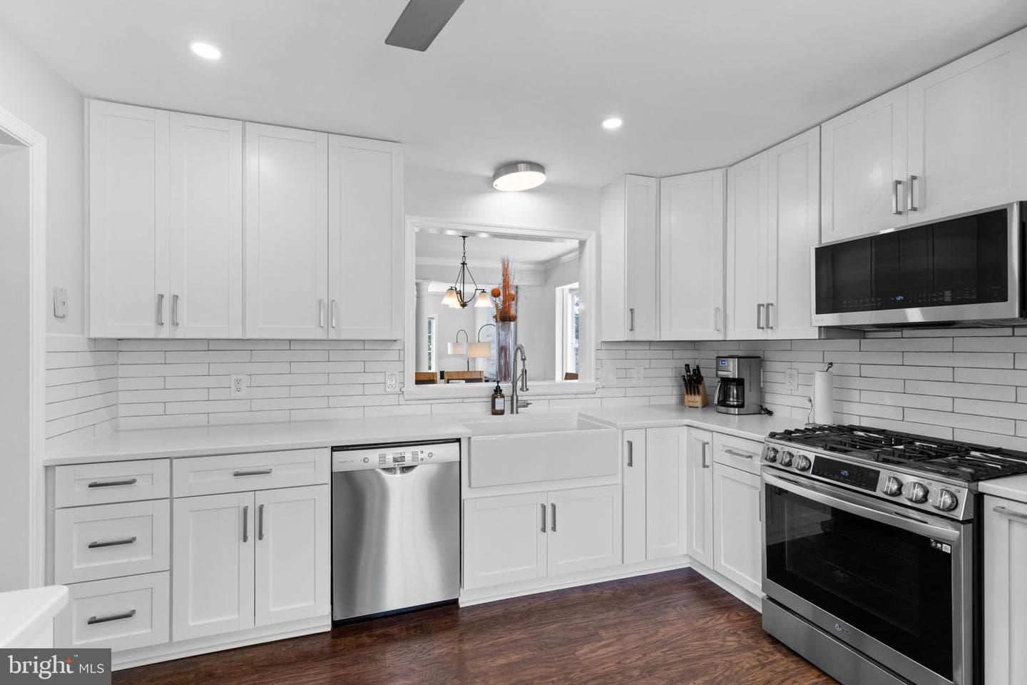 111 Sterling Court photo 4