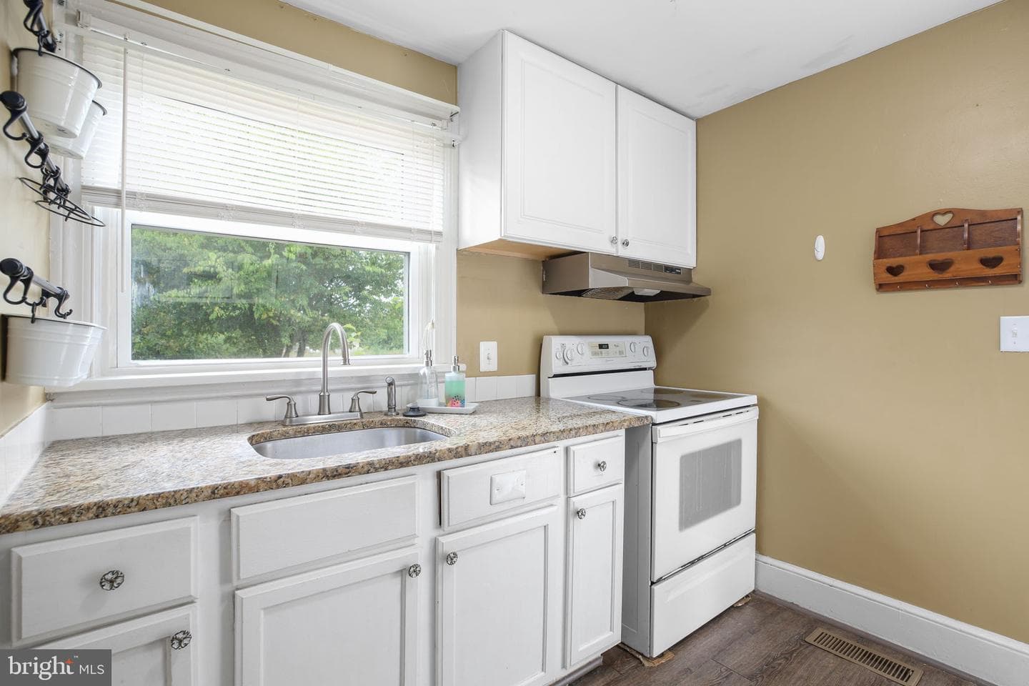 115 Mountain Avenue photo 12