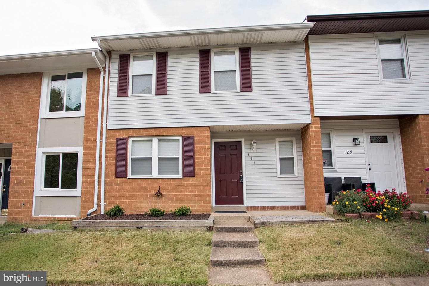 124 Oak Drive photo 1