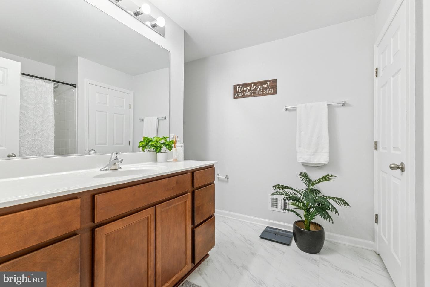 8 Worsham Lane photo 32