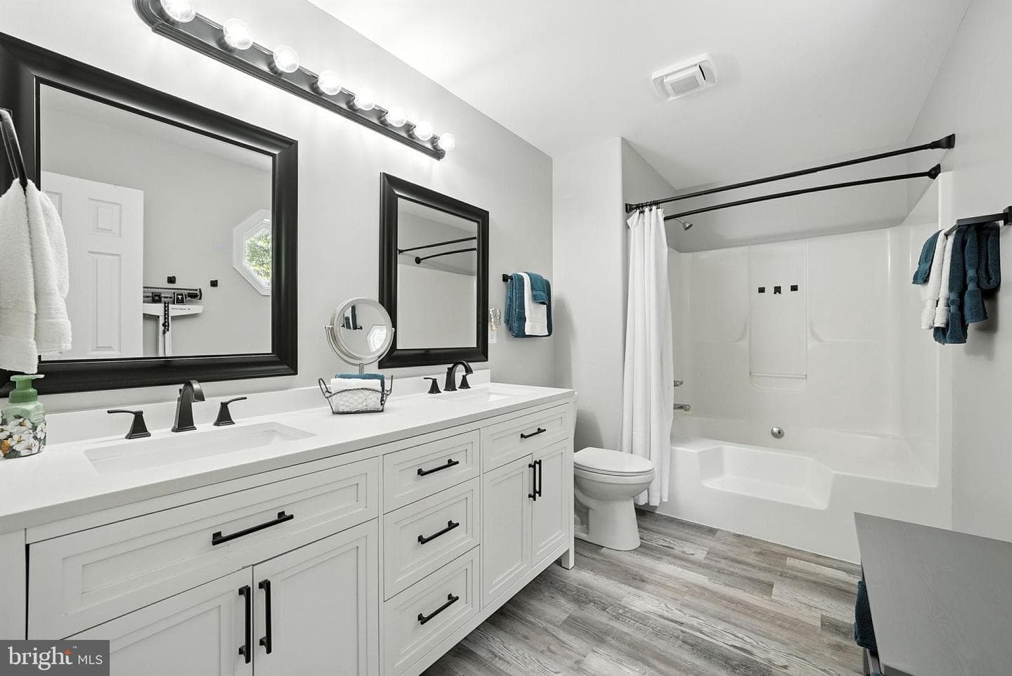 7 Hollywood Avenue photo 19