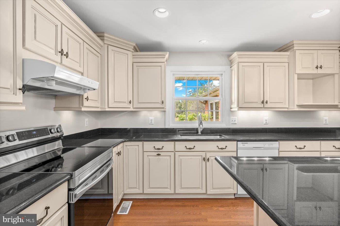 45 Bowling Farm Lane photo 17