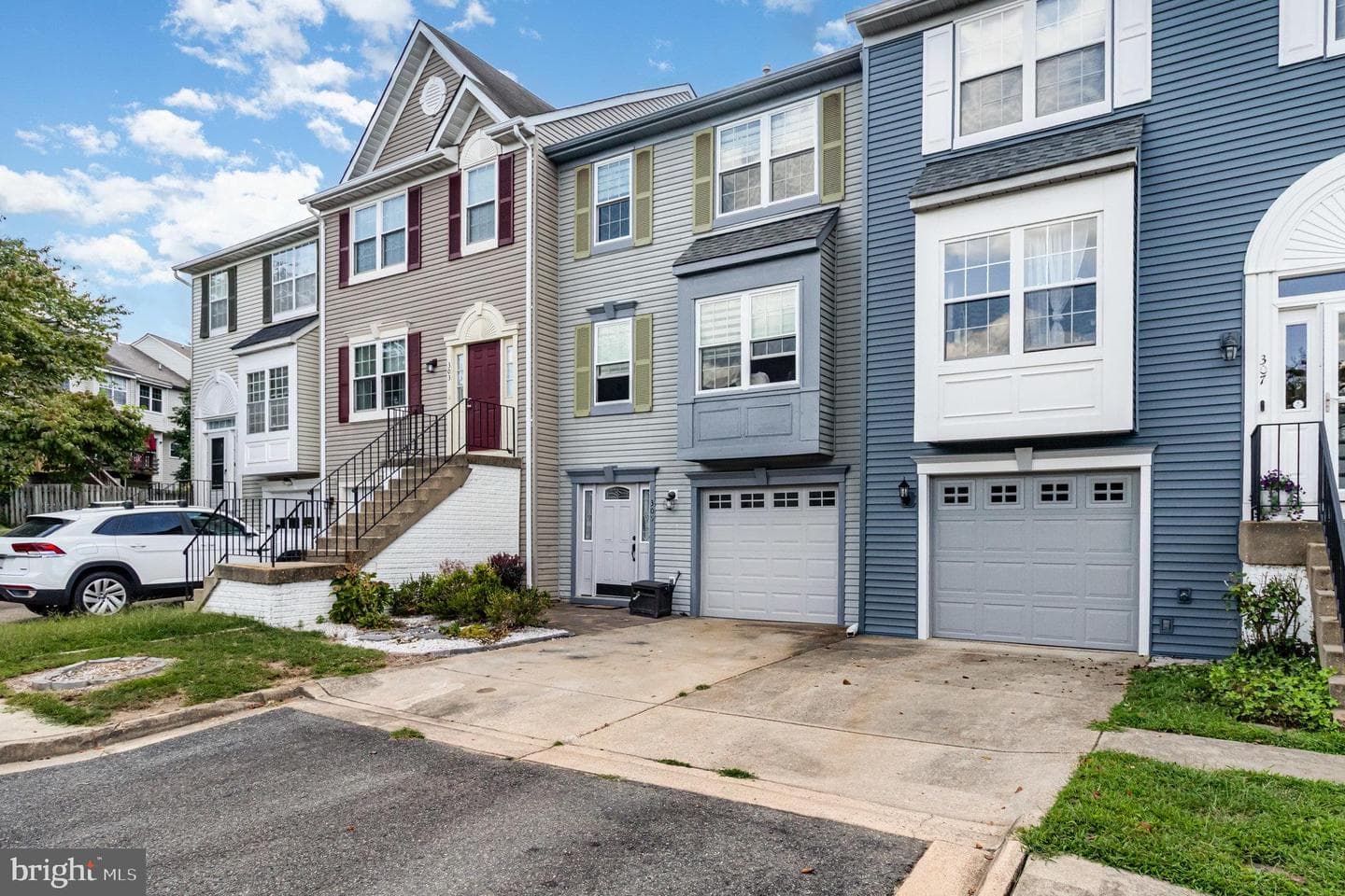 305 Backridge Court photo 2