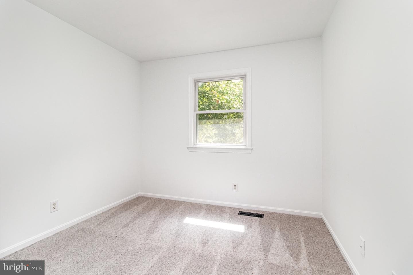 225 Overlook Court photo 16