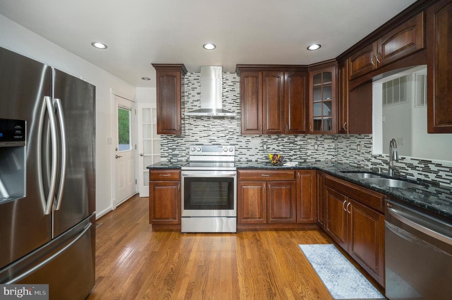 25 Turner Drive photo 11