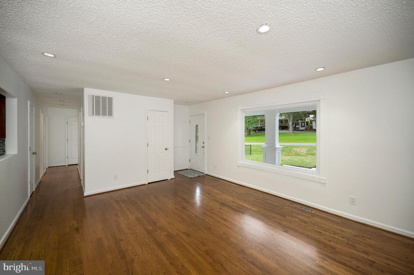 25 Turner Drive photo 6