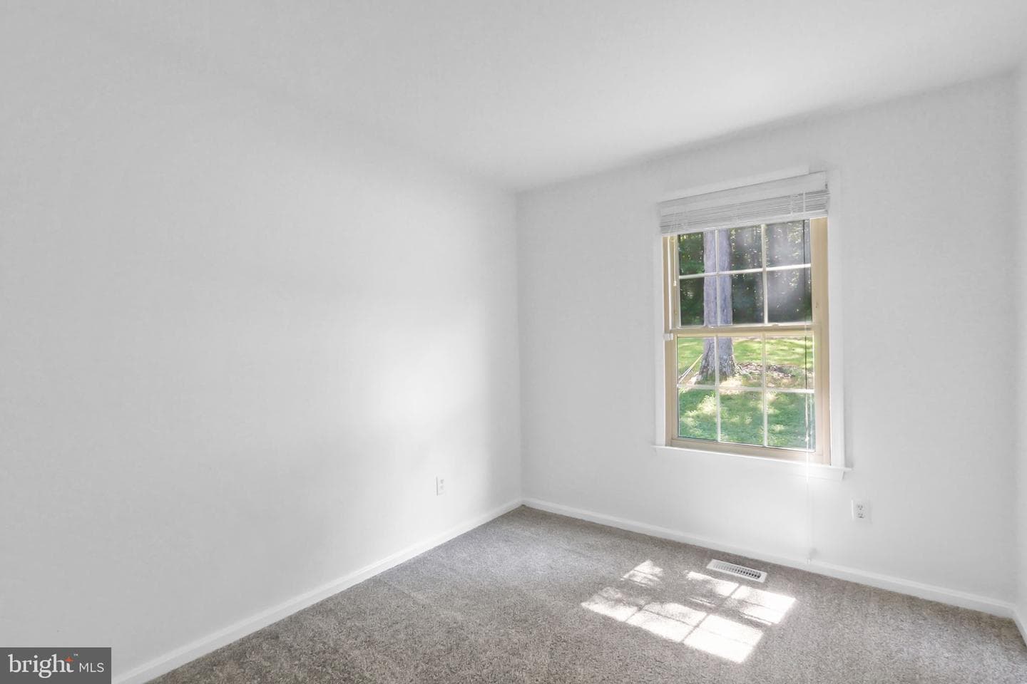 64 Panners Lane photo 12