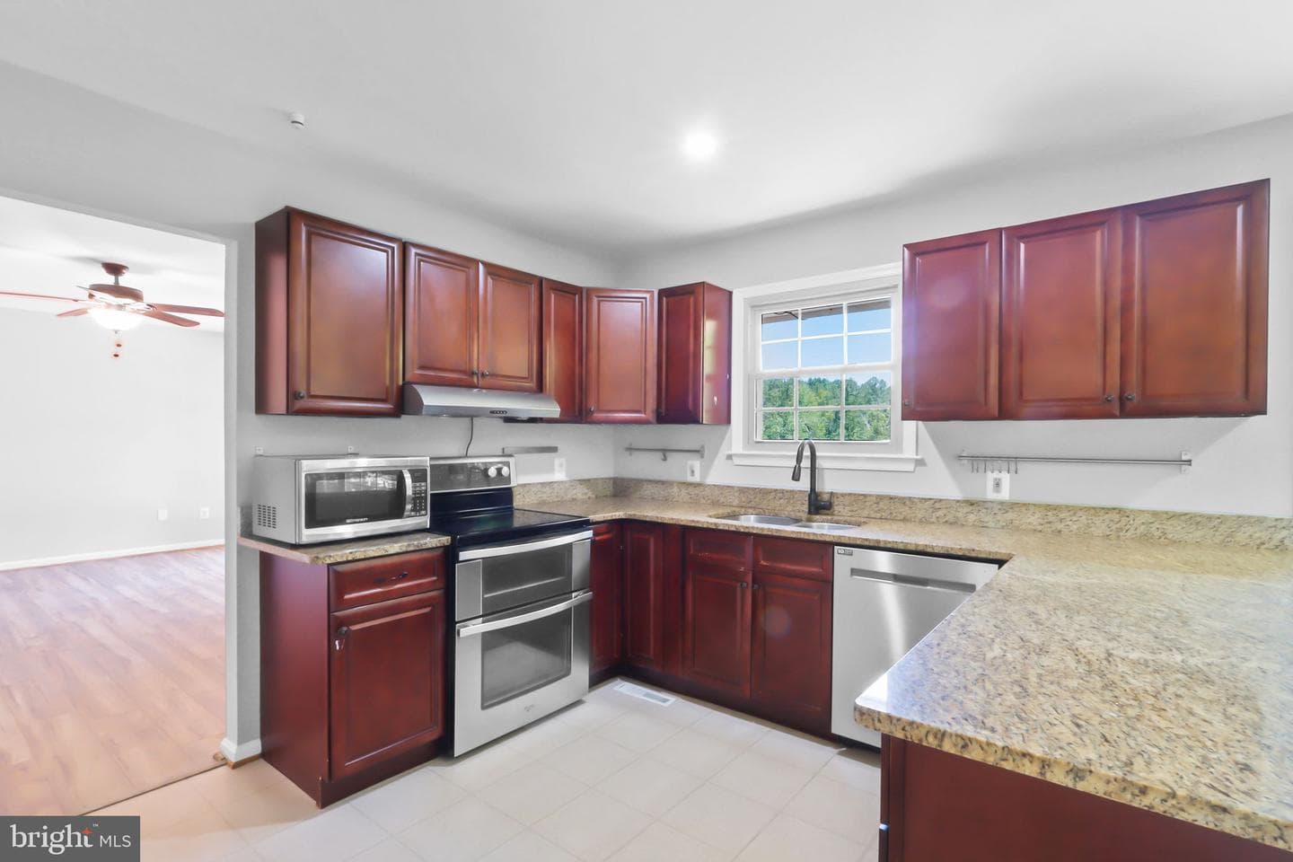 64 Panners Lane photo 4