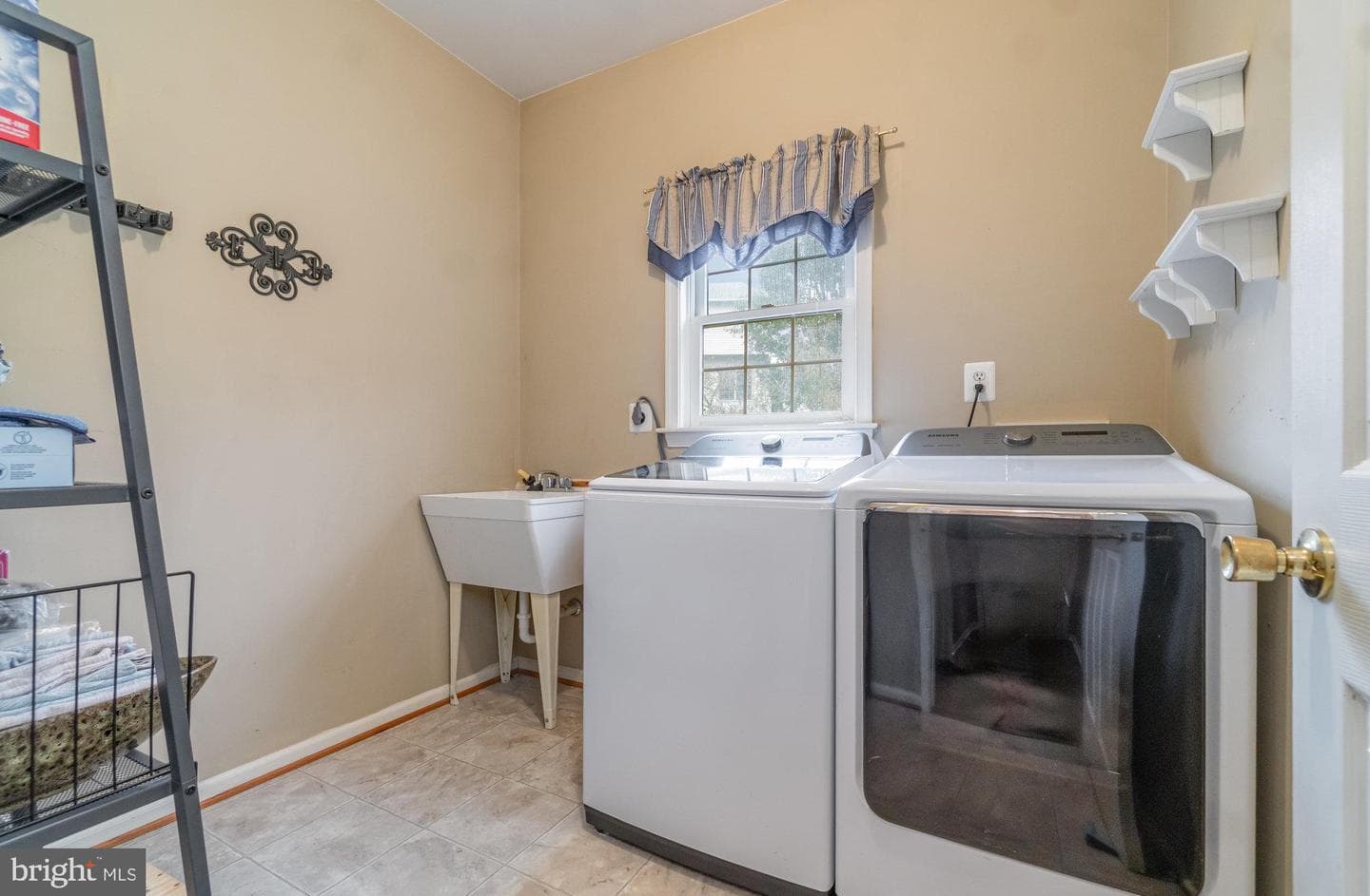 11 Thames Court photo 19