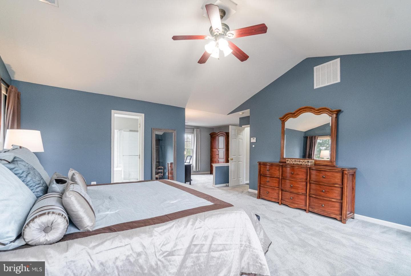 11 Thames Court photo 25