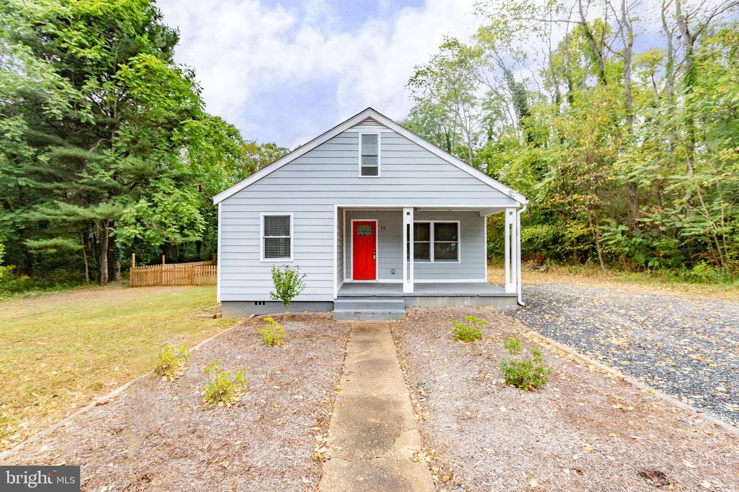 16 Enola Road photo 3