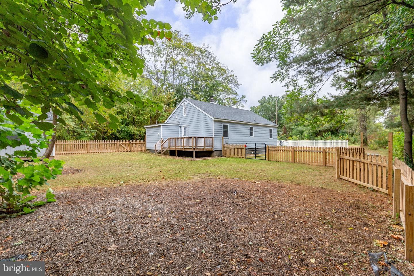 16 Enola Road photo 36