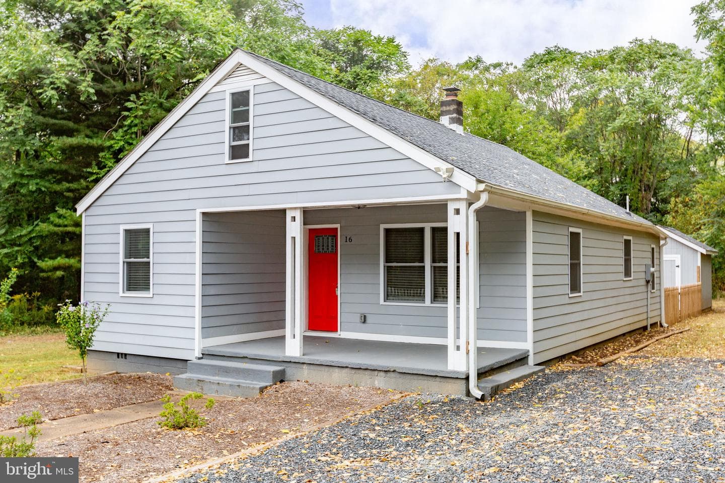 16 Enola Road photo 4