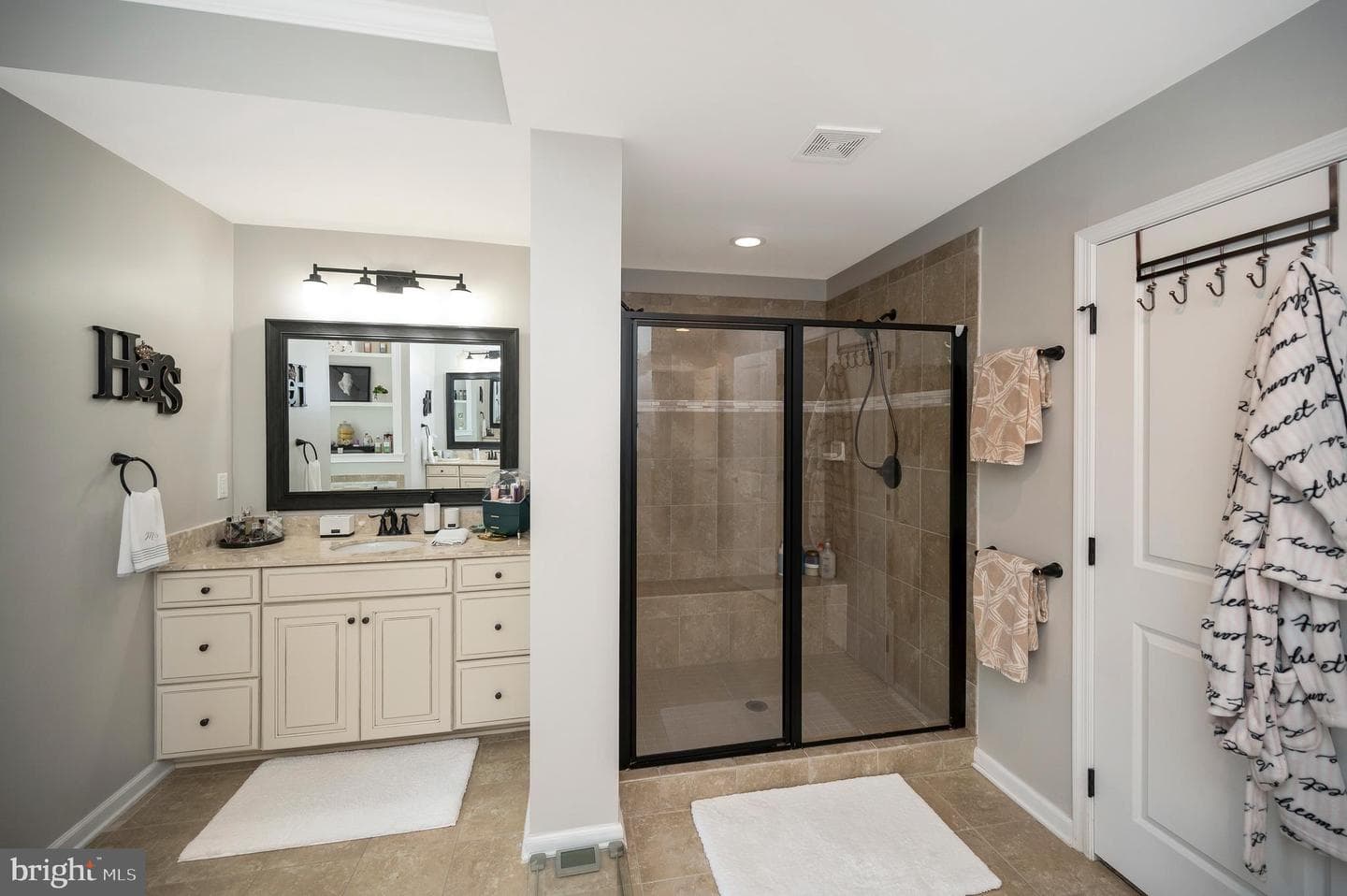 20 Genevieve Court photo 60