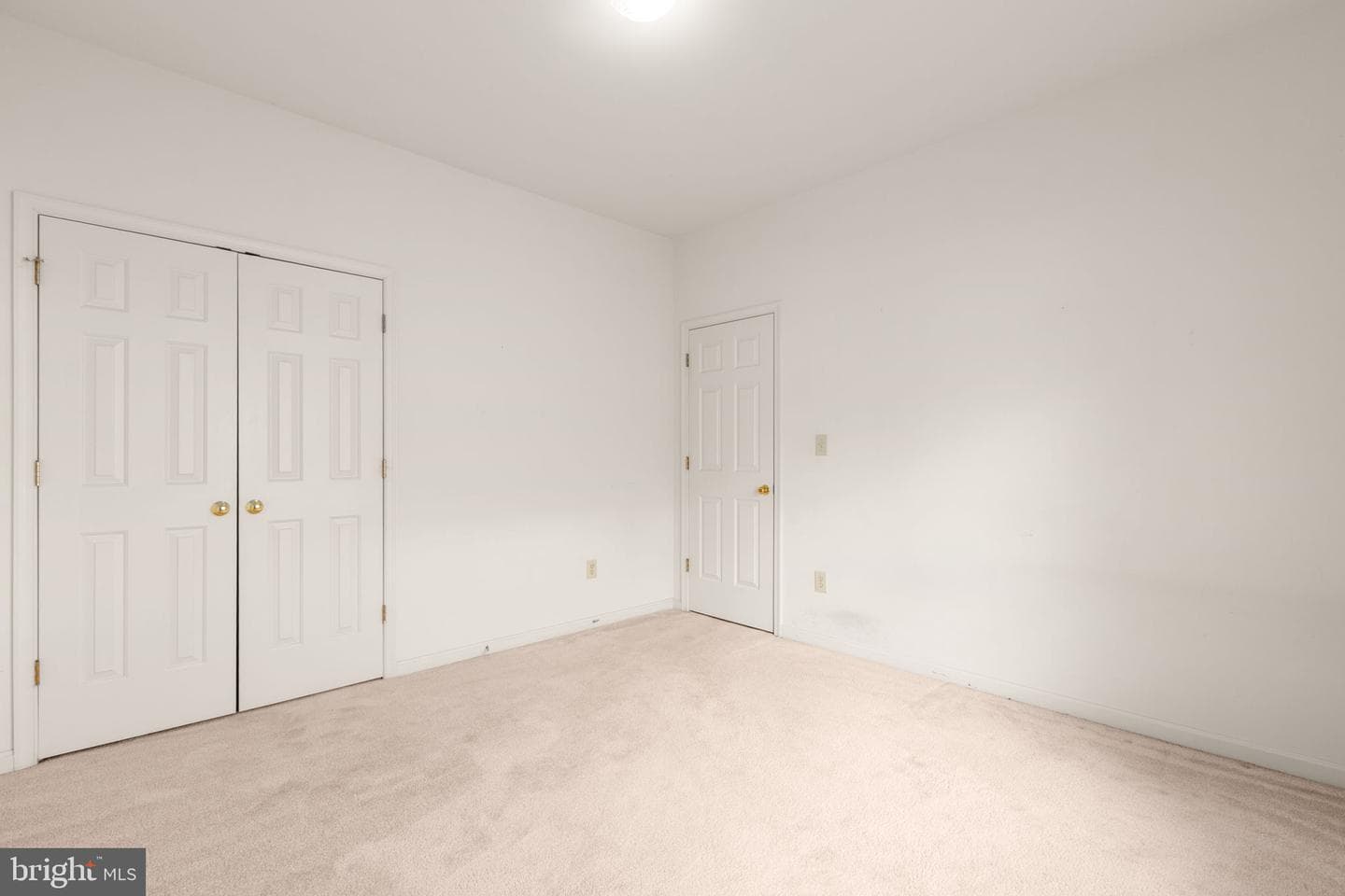 31 N Pointe Drive photo 30