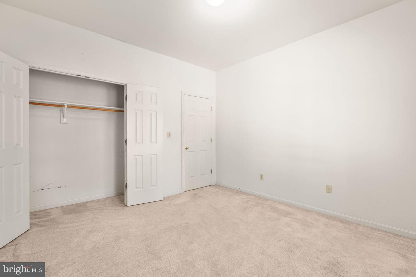 31 N Pointe Drive photo 33